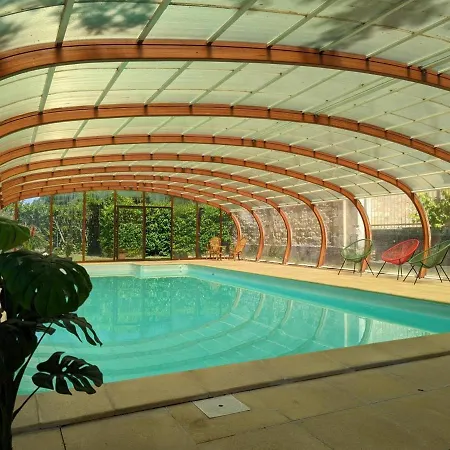 Holiday home Petit Romantique Avec Piscine Couverte, Jardin Et Animaux, Proche De La Nature A - Fr-1-653-234 *