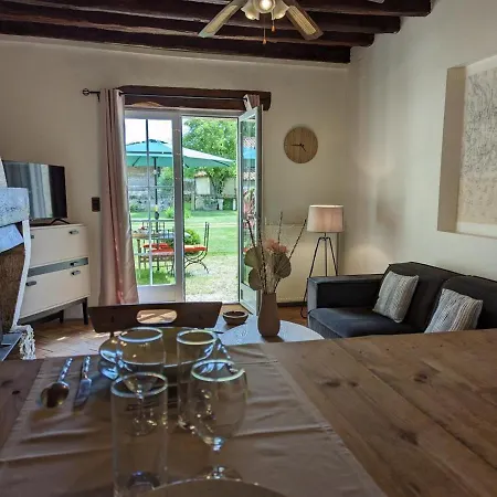 Holiday home Petit Romantique Avec Piscine Couverte, Jardin Et Animaux, Proche De La Nature A - Fr-1-653-234 Chadurie