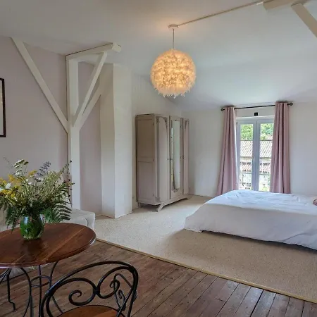 Holiday home Petit Romantique Avec Piscine Couverte, Jardin Et Animaux, Proche De La Nature A - Fr-1-653-234