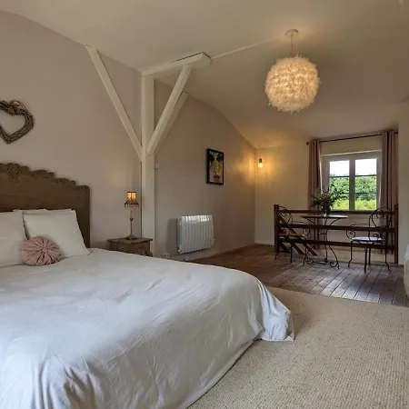 Petit Romantique Avec Piscine Couverte, Jardin Et Animaux, Proche De La Nature A - Fr-1-653-234