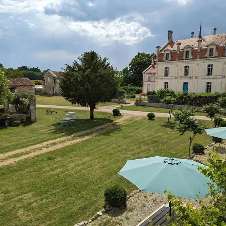 Petit Romantique Avec Piscine Couverte, Jardin Et Animaux, Proche De La Nature A - Fr-1-653-234 Holiday home Chadurie