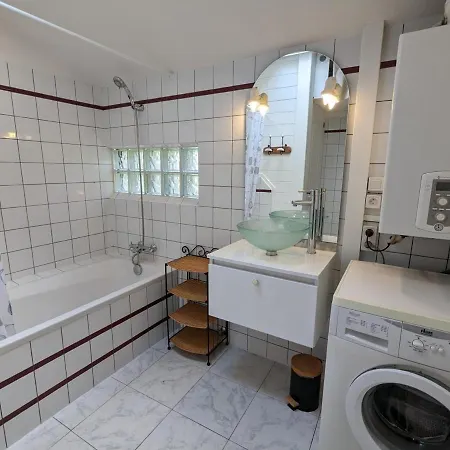 Petit Romantique Avec Piscine Couverte, Jardin Et Animaux, Proche De La Nature A - Fr-1-653-234 Holiday home
