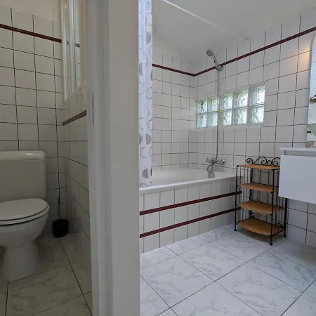 Petit Romantique Avec Piscine Couverte, Jardin Et Animaux, Proche De La Nature A - Fr-1-653-234 Holiday home *